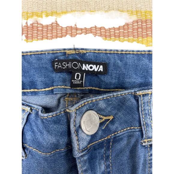 Fashion Nova Blue Flare Jeans - Size 0 - Picture 3 of 4